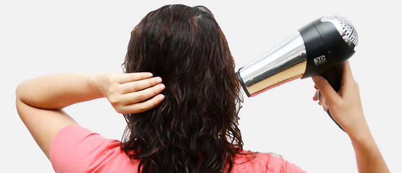 STOP! Ini Dia Deretan Kesalahan yang Sering Dilakukan Saat Memakai Hair Dryer