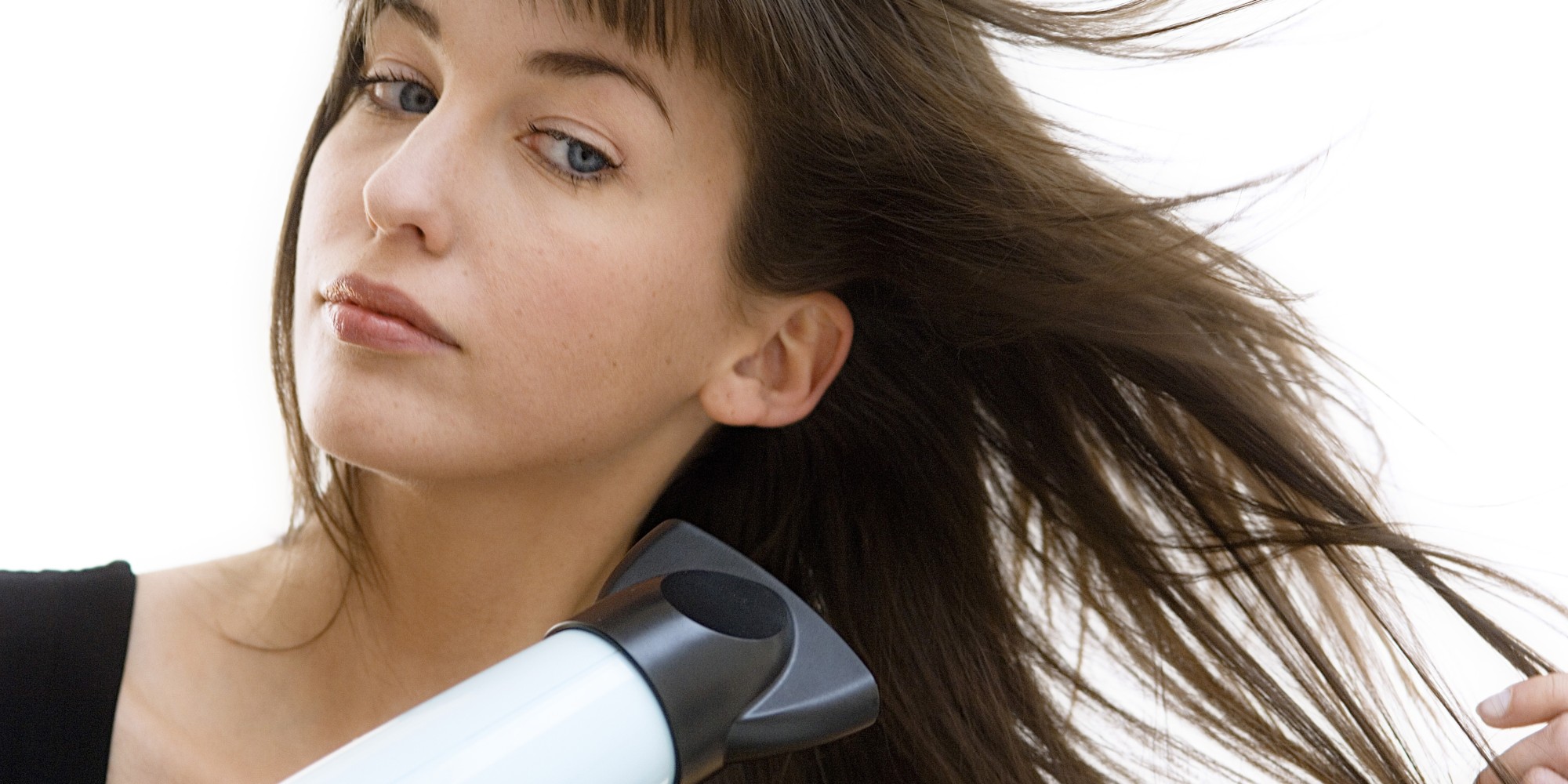 STOP! Ini Dia Deretan Kesalahan yang Sering Dilakukan Saat Memakai Hair Dryer
