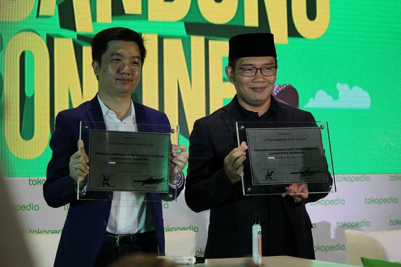 penanda-tanganan plakat laman Kota Bandung