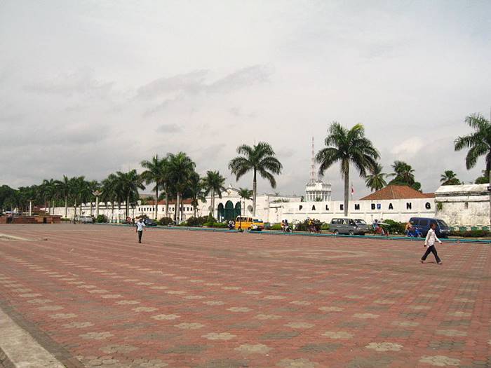 Benteng Kuto Besak tempat wisata di palembang