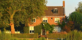 15 Inspirasi Desain Rumah Klasik Terbaik yang Paling Nyaman untuk Ditinggali