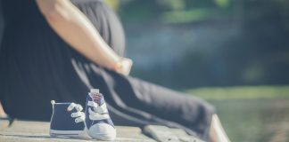 12 Cara Mudah dan Aman Atasi Bengkak di Kaki Saat Hamil