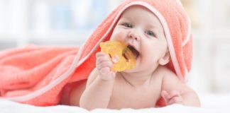 Dukung Pertumbuhan Gigi bayi dengan 10 Merk Teether Terbaik dan Aman