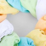 Bunda Harus Tahu! Ini Dia Cara Tepat Bersihkan Popok Kain Bayi