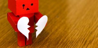Kata-Kata Buat Pacar yang Cuek dan Egois Agar Menyesal