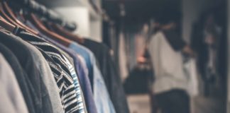 Manfaatkan Ruang Terbatas dengan 15 Desain Walk-in Closet Minimalis