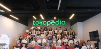 Rayakan Hari Batik Nasional, Nakama Tokopedia Membatik Bersama