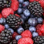 Mencicipi 12 Jenis Buah Berry Paling Populer & Manfaatnya
