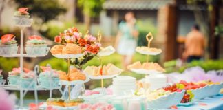 10 Dekorasi Pernikahan Kreatif  untuk Resepsi Cantik di Halaman Rumah
