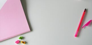 15 Model & Desain Meja Belajar Anak Perempuan yang Imut dan Modern