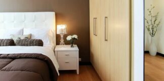 10 Tips Kamar Tidur Kecil Terlihat Luas, Pilih Desain hingga Warna!