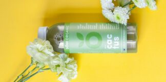 10 Ide Desain Stiker Untuk Kemasan Botol Minum