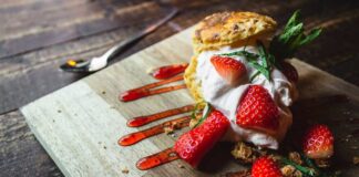 Resep Andalan Membuat Strawberry Cream Cheese Pie: Tanpa Oven!