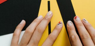 Kuku Jadi Cantik dengan 11 Ide Nail Art Simple Berikut Ini!