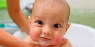 Cara Memandikan Bayi Baru Lahir hingga Usia 18 Bulan Menurut Dokter