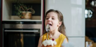 Benarkan Gula Sukrosa Membahayakan Tumbuh Kembang Anak?