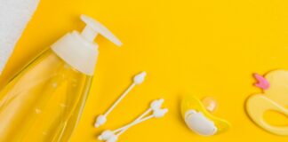 11 Manfaat Baby Oil untuk Wajah: Aman dan Praktis!
