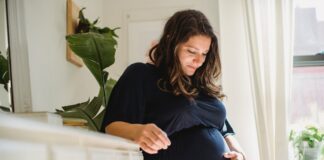 7 Pantangan Ibu Hamil yang Harus Dihindari