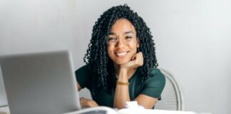 Apa Itu Freelancer? Simak Arti, Cara & Jenis Pekerjaannya