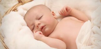 10 Cara Melebatkan Rambut Bayi yang Tipis & Botak Setelah Dicukur