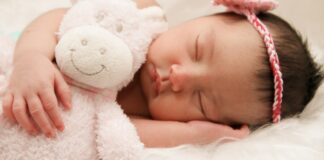 Cara Mengatasi Hidung Tersumbat pada Bayi yang Efektif