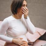 7 Cara Alami Mengatasi Mual dan Pusing Berlebihan Saat Hamil