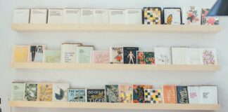 7 Model Rak Buku Minimalis, Rapikan Buku dan Memperindah Ruangan