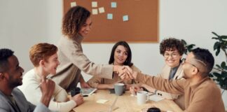 Pengertian Etika Profesi, Fungsi, Prinsip, dan Tujuannya