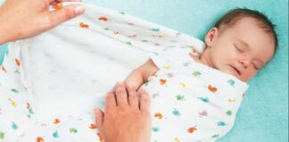 Cara Bedong Bayi yang Benar Agar Bayi Nyaman dan Tidak Kesakitan