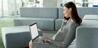 Tips Meringankan Pegal saat Hamil bagi Ibu Bekerja