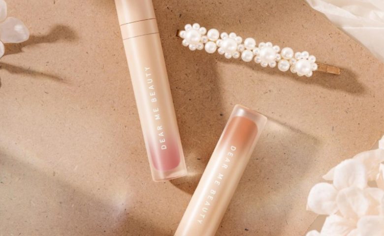review saat Menggunakan Dear Me Beauty Lip Coat