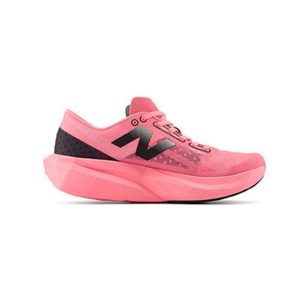 7 New Balance Wmns Fuelcell Rebel V4