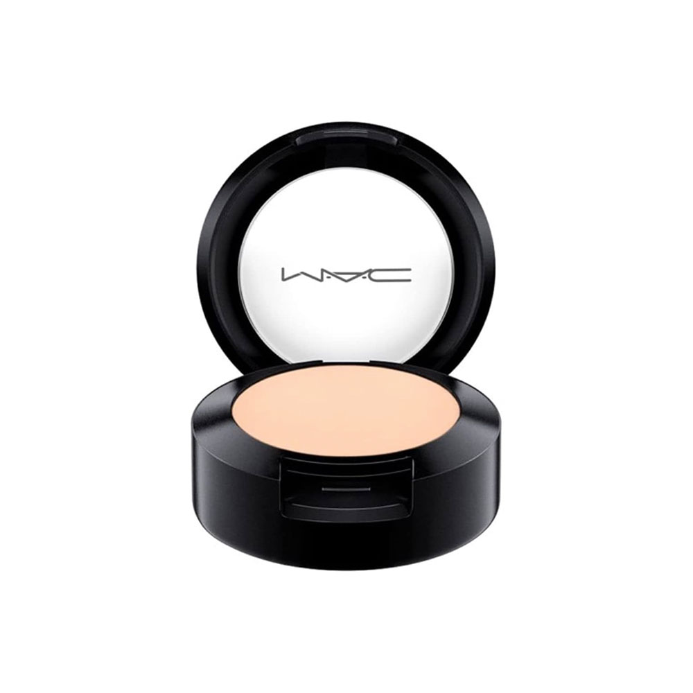 4 MAC Studio Finish Concealer
