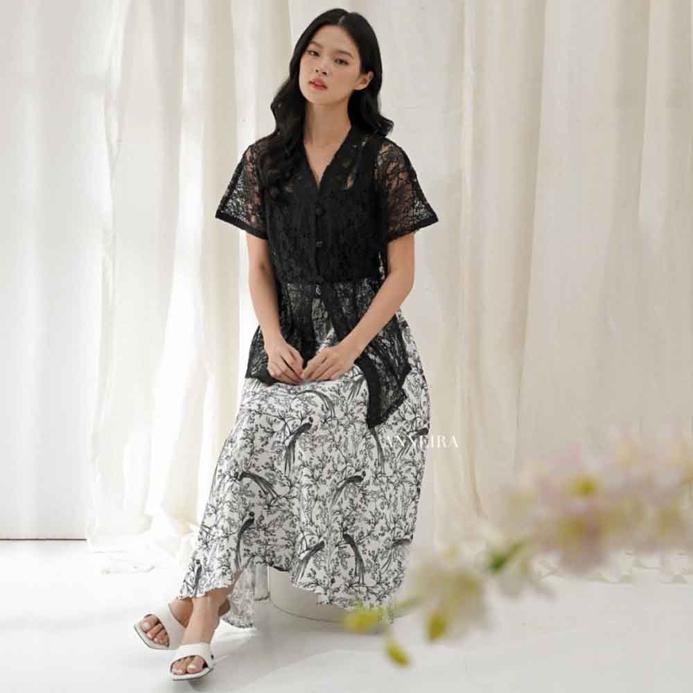 2 Kebaya Brukat Blouse