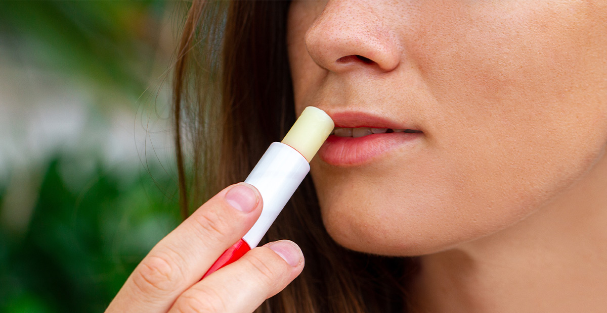 7 Lip Balm di Bawah 50 Ribu Terbaik 2025 untuk Bibir Lembap!