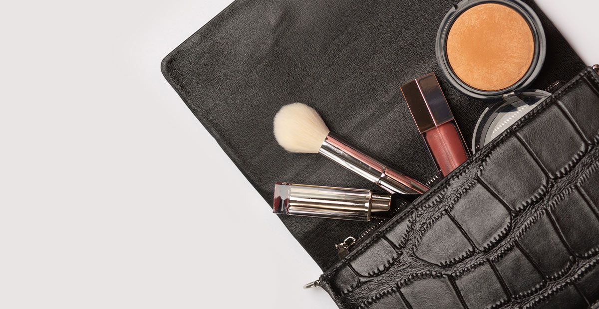 7 Compact Powder dengan Kemasan Praktis Terbaik 2025 untuk Mudah Dibawa!
