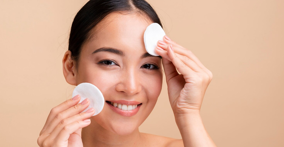 5 Makeup Remover Wipes Terbaik 2025 untuk Kepraktisan!
