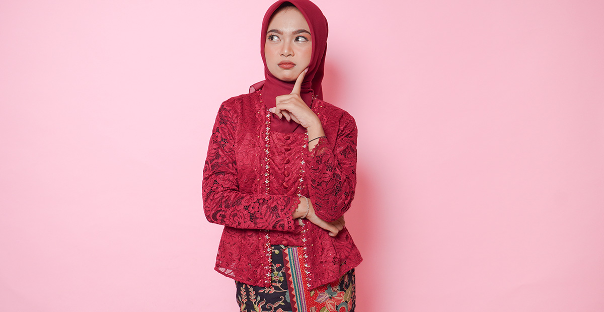 8 Pilihan Model Kebaya Brukat Terbaik untuk Penampilan Terbaik