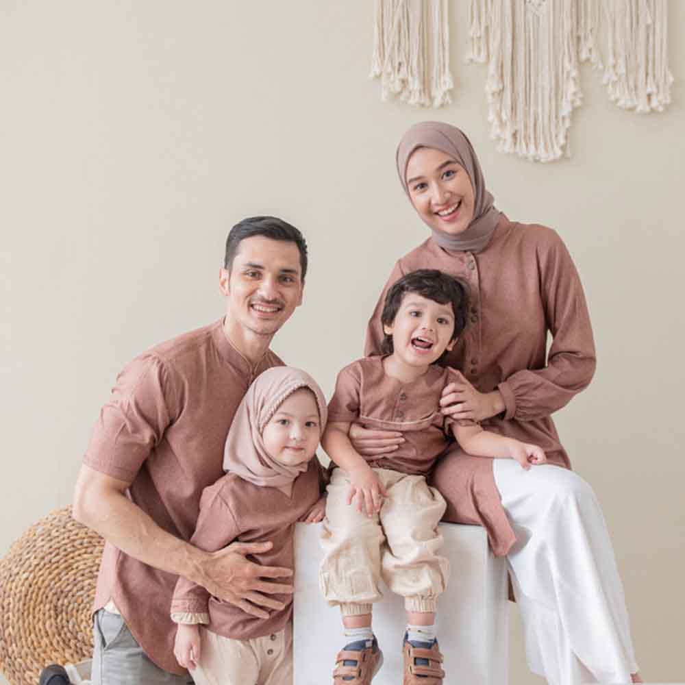 7 Kakha Serie Sarimbit Keluarga Brownies