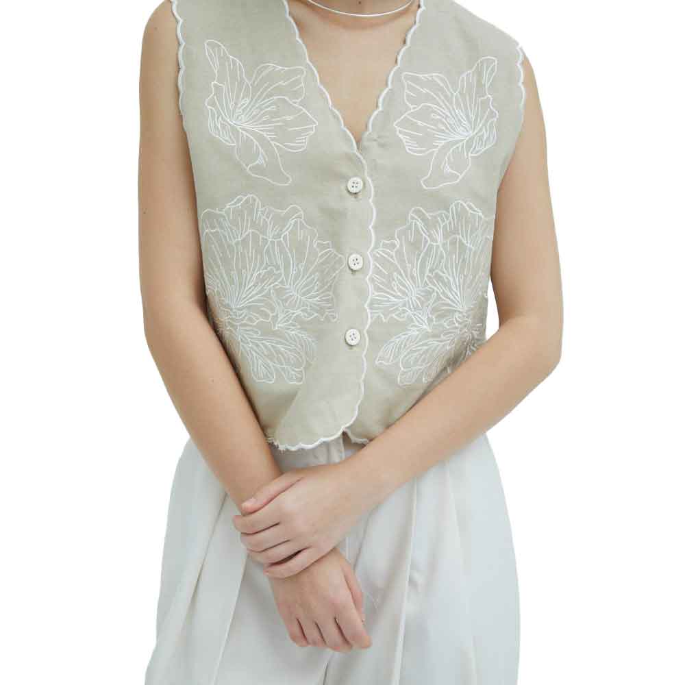 7 Shopatvelvet Flora Vest