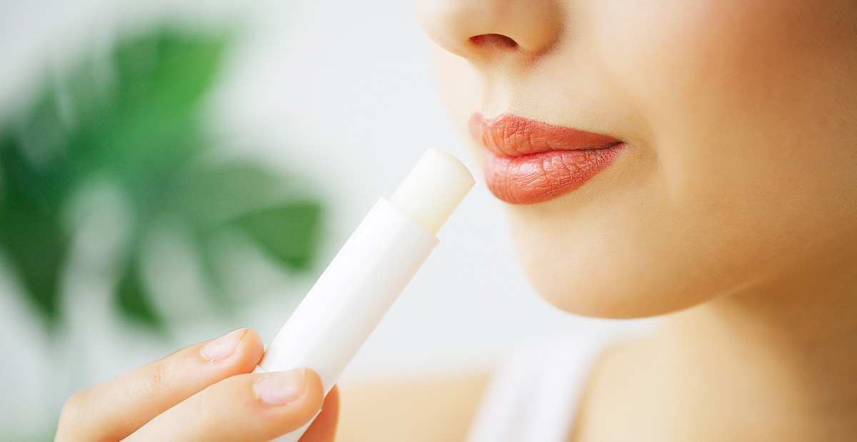 5 Lip Serum untuk Bibir Kering Terbaik 2025 yang Menghidrasi!