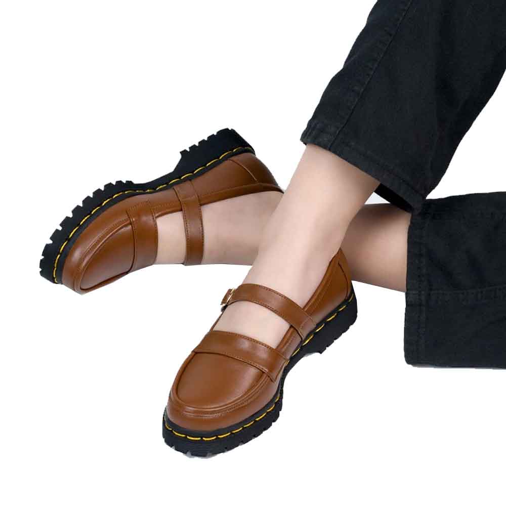 3 SEIS Clover Sepatu Docmart Wanita