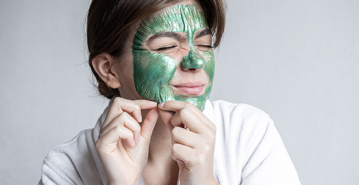 5 Masker Wajah Peel Off Terbaik untuk Kulit Lebih Halus dan Cerah