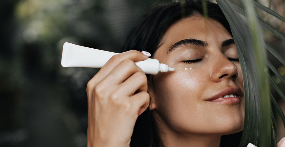 5 Concealer Tahan Lama Terbaik 2025 untuk Pemakaian Sehari-hari!