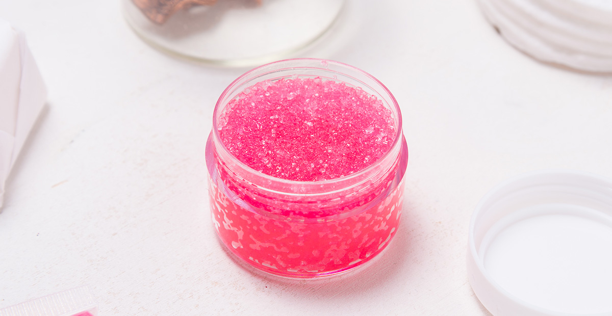 7 Lip Scrub Alami Terbaik 2025 untuk Perawatan Bibir Organik!