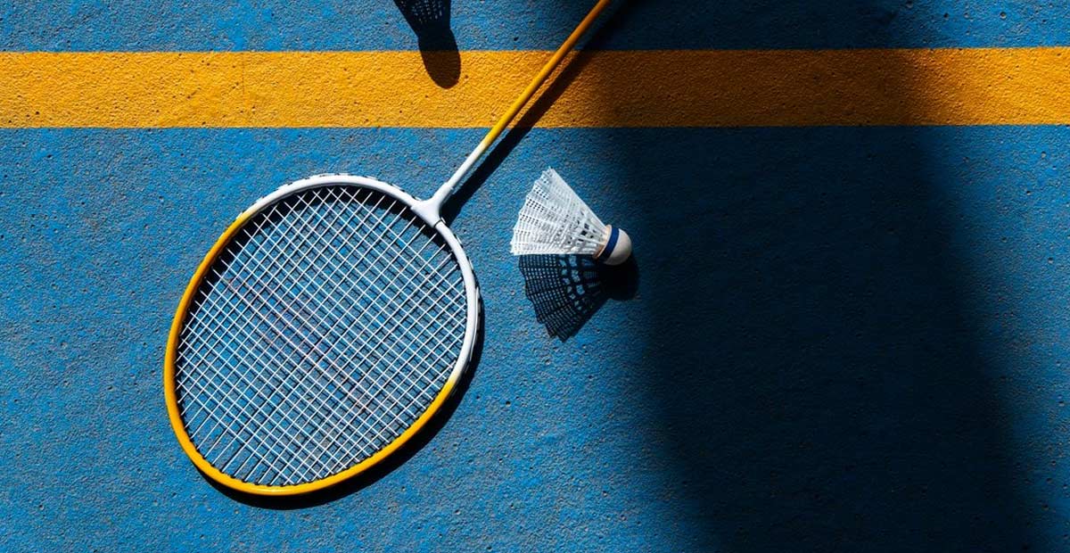 10 Raket Badminton Terbaik untuk Smash yang Kuat dan Akurat