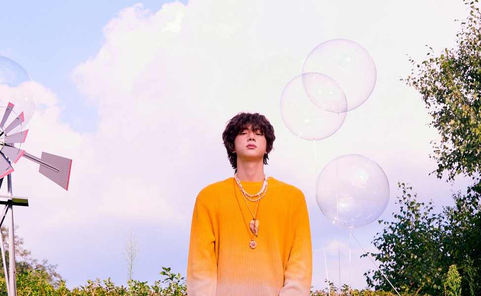 Foto konsep Land on Earth Jin BTS.