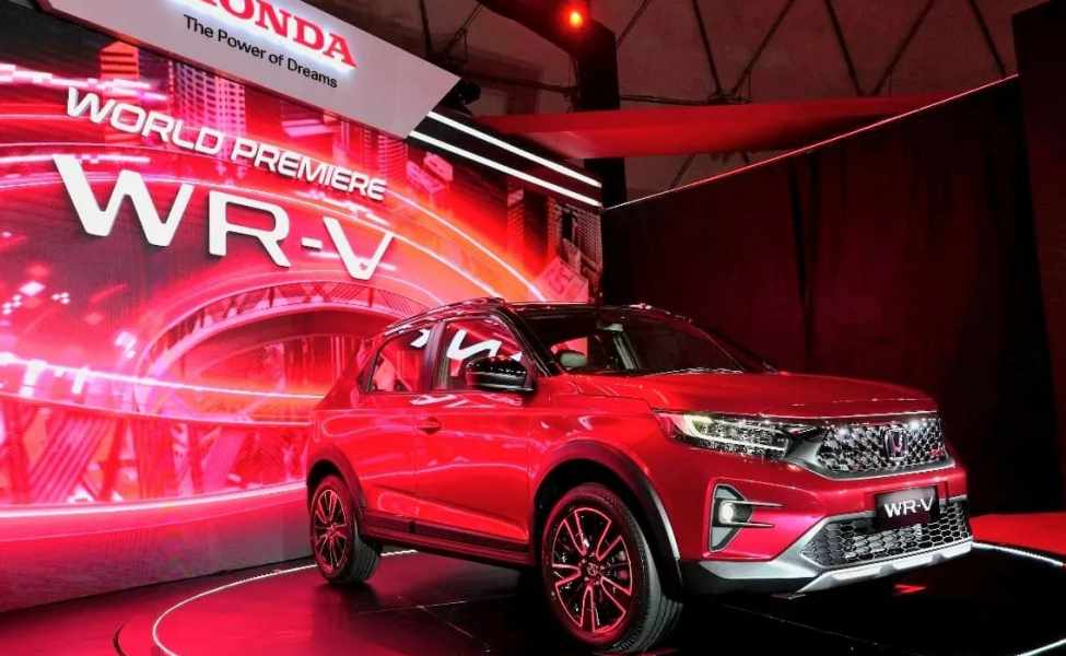 Honda WR-V pertama kali dikenalkan oleh Honda.