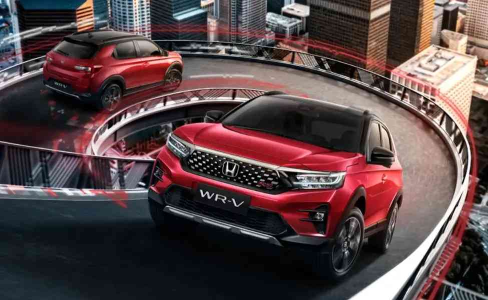 Tampilan Honda WR-V 2022 warna merah.