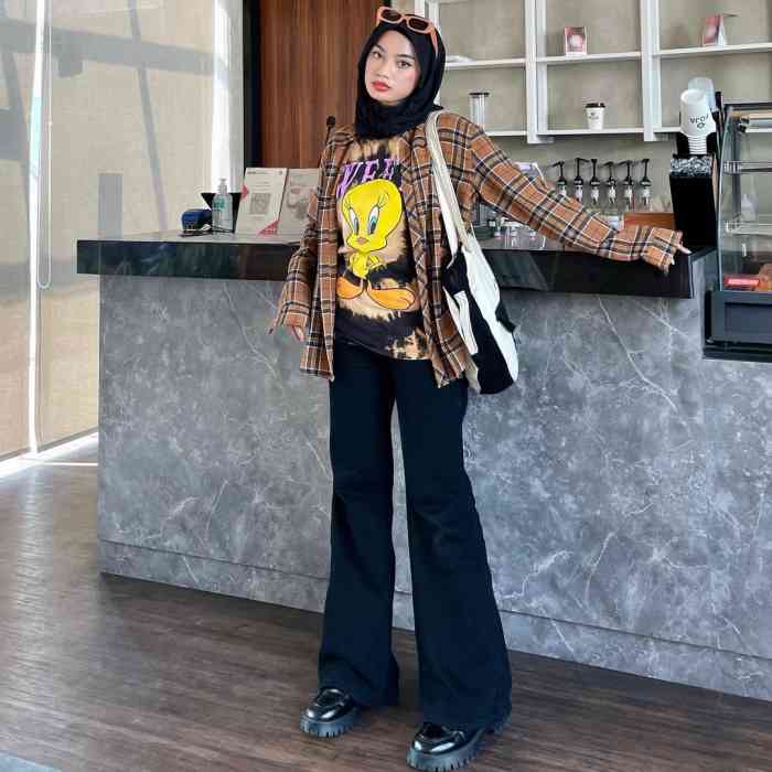 tampil dierce dan bold dengan sepatu boots